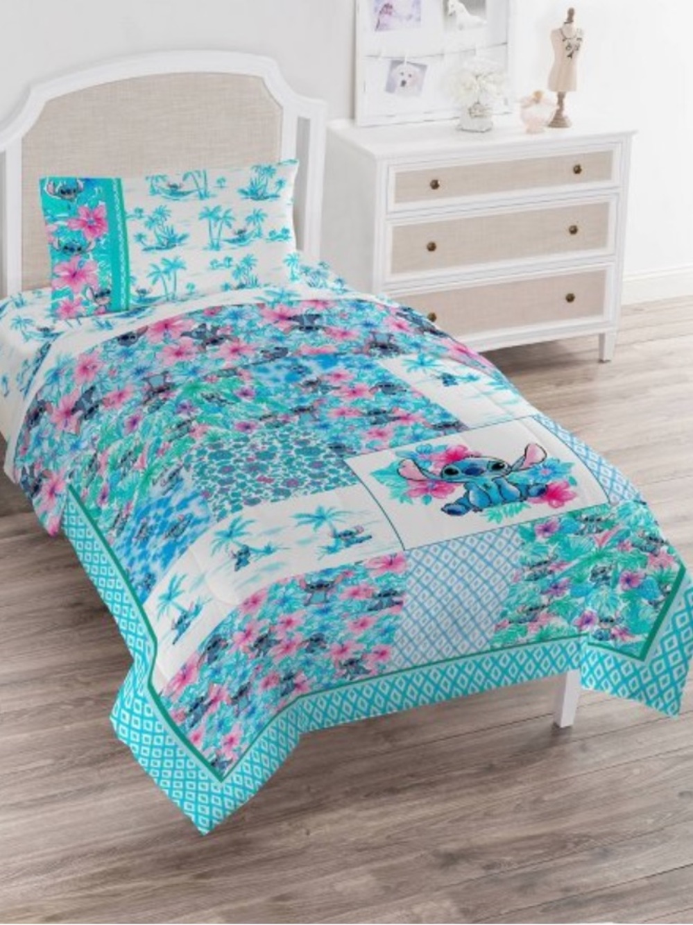 Bundle of 4 Lilo & Stitch Kids Twin Bungalow Comforter Sheets & Pillow Cover Set